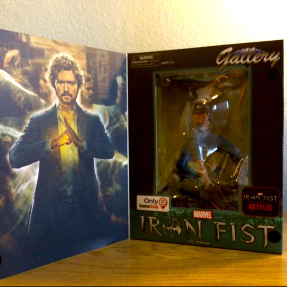 Diamond Select Toys Marvel Gallery: Netflix Defenders Iron Fist PVC Figure (New)